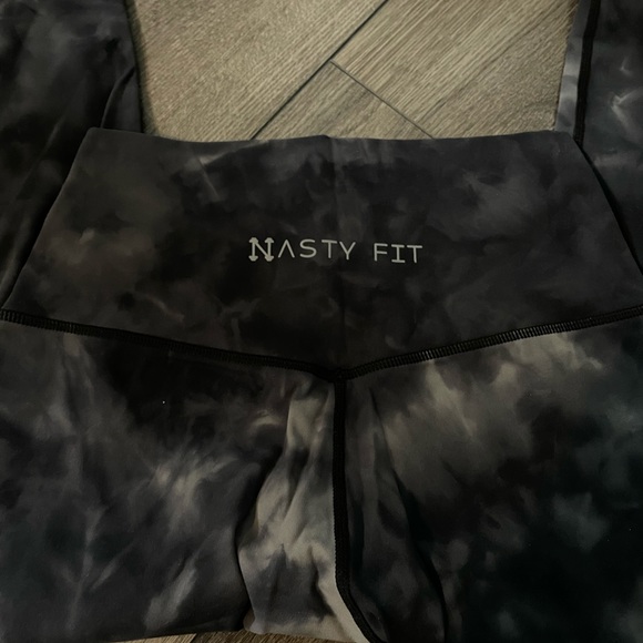 NASTY FIT TYE DYE LEGGINGS - Picture 2 of 2